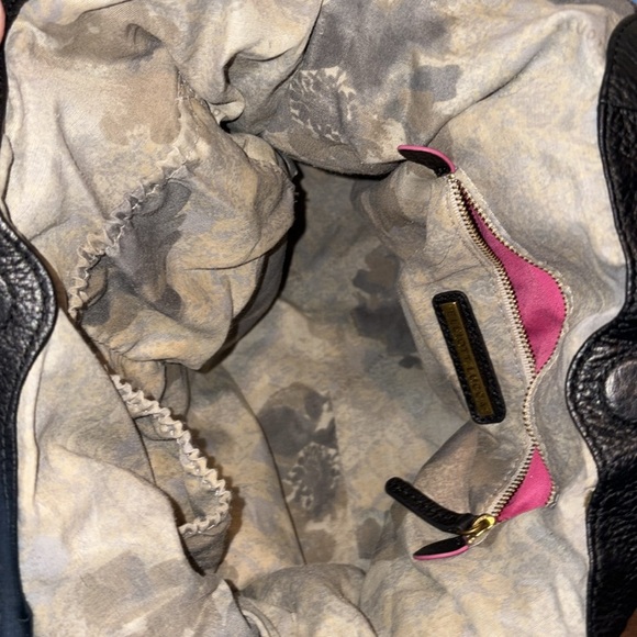 Elliott Lucca   Shoulder bag  pebbled leather Black   Brass HW  2 front pockets - Picture 15 of 17